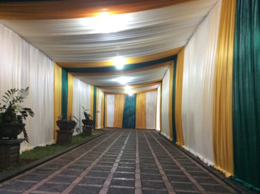 Tenda Roder & Dekorasi